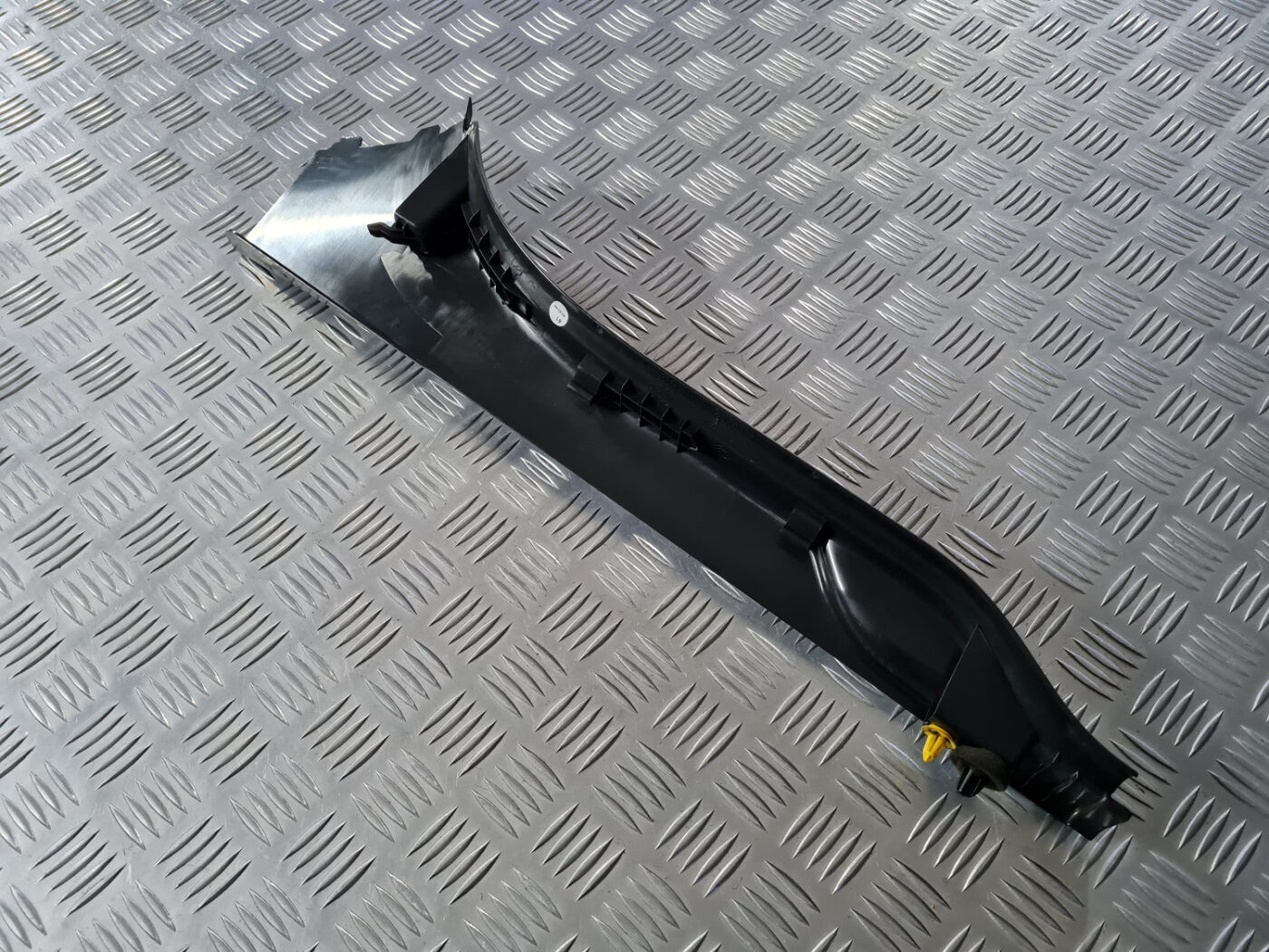 Sliekšņa priekšēja laba uzlika (salonā) priekš VOLVO C30 2009 4 Sliekšņa priekšēja laba uzlika (salonā) priekš VOLVO C30 2009