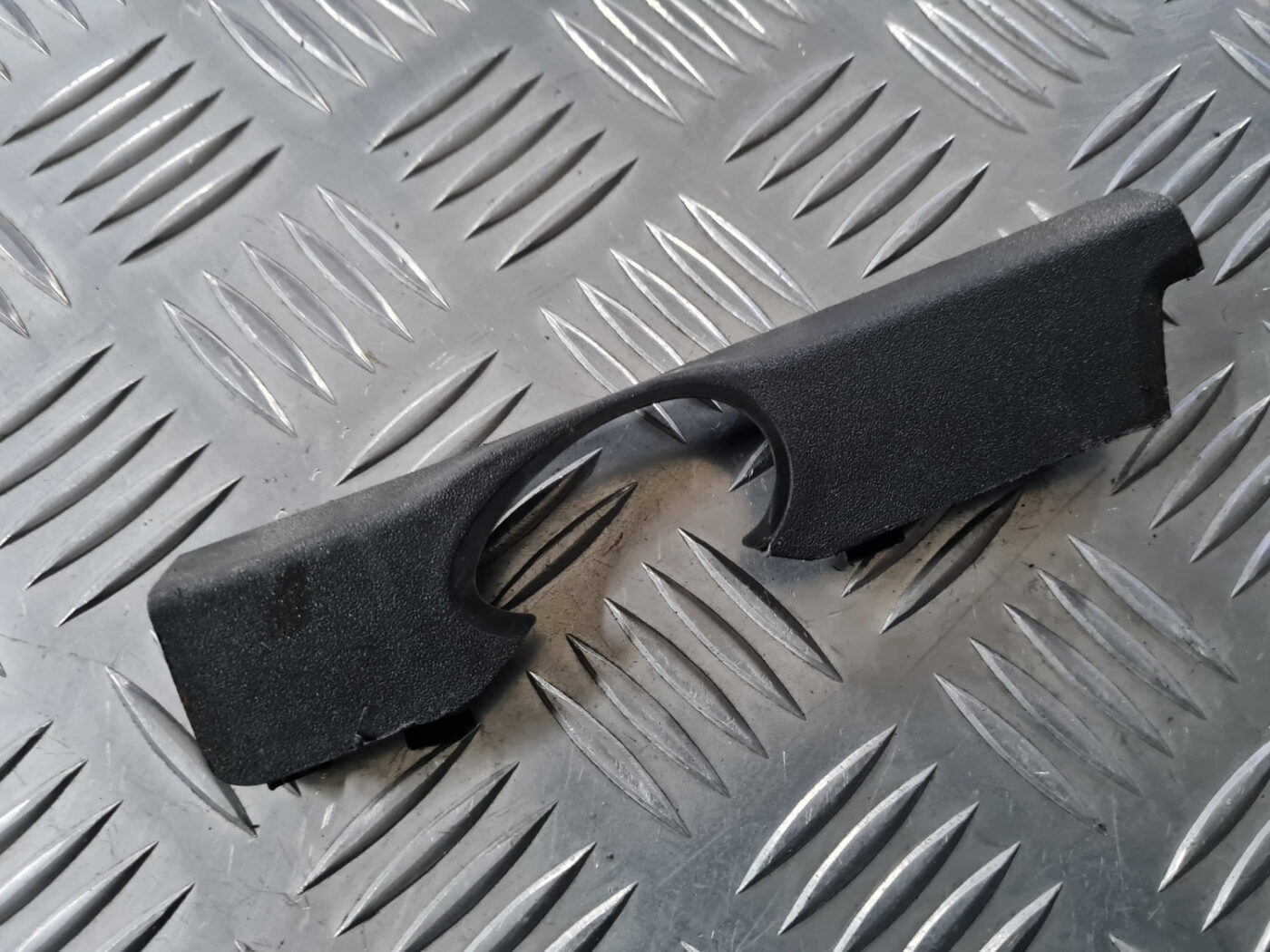 Salona plastmasa priekš VOLVO C30 2009