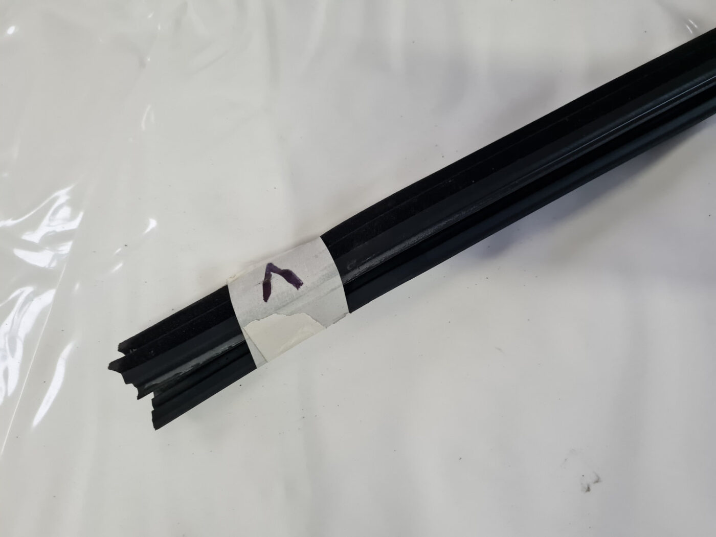 Durvju gumija priekš VOLVO C30 2009 2 Durvju gumija priekš VOLVO C30 2009