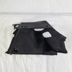 Bagāžnieka nodalījuma sānu apdare priekš VOLVO C30 2009