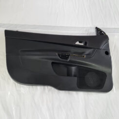 Priekšējo kreiso durvju apdare priekš VOLVO C30 2009