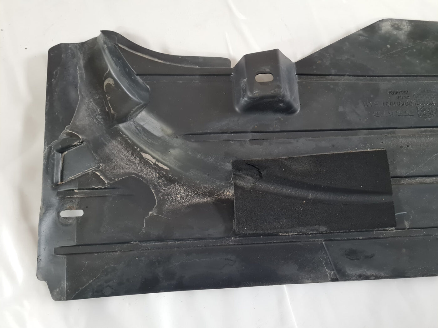 Virsbūves apakšējais aizsargs priekš VOLVO C30 2009 4 Virsbūves apakšējais aizsargs priekš VOLVO C30 2009