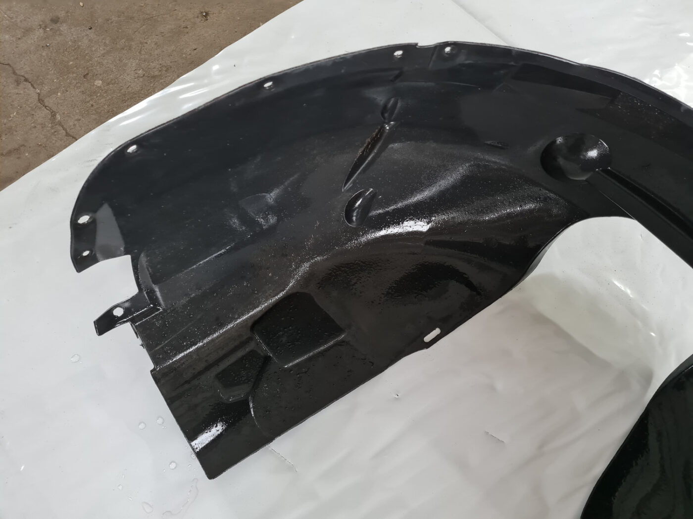 Priekšējais kreisais paspārns priekš VOLVO C30 2009