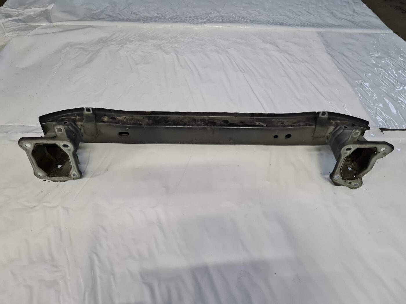 Priekšējā bufera pastiprinātājs priekš VOLVO C30 2009 5 Priekšējā bufera pastiprinātājs priekš VOLVO C30 2009