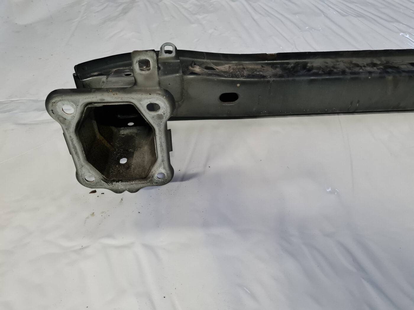 Priekšējā bufera pastiprinātājs priekš VOLVO C30 2009 4 Priekšējā bufera pastiprinātājs priekš VOLVO C30 2009