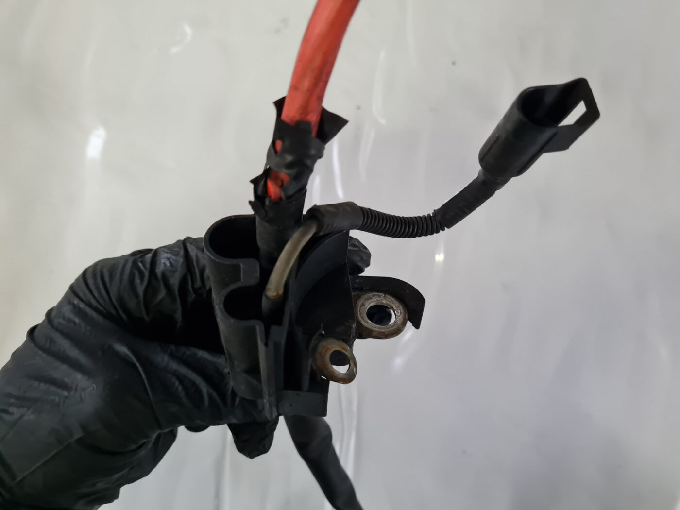 Akumulatora elektroinstalācija priekš VOLVO C30 2009 14 Akumulatora elektroinstalācija priekš VOLVO C30 2009