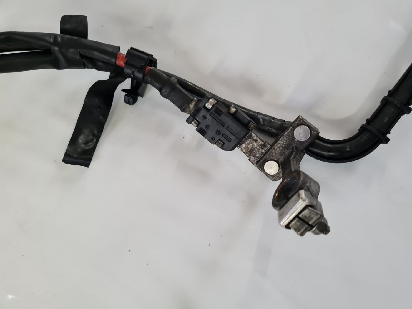 Akumulatora elektroinstalācija priekš VOLVO C30 2009 11 Akumulatora elektroinstalācija priekš VOLVO C30 2009