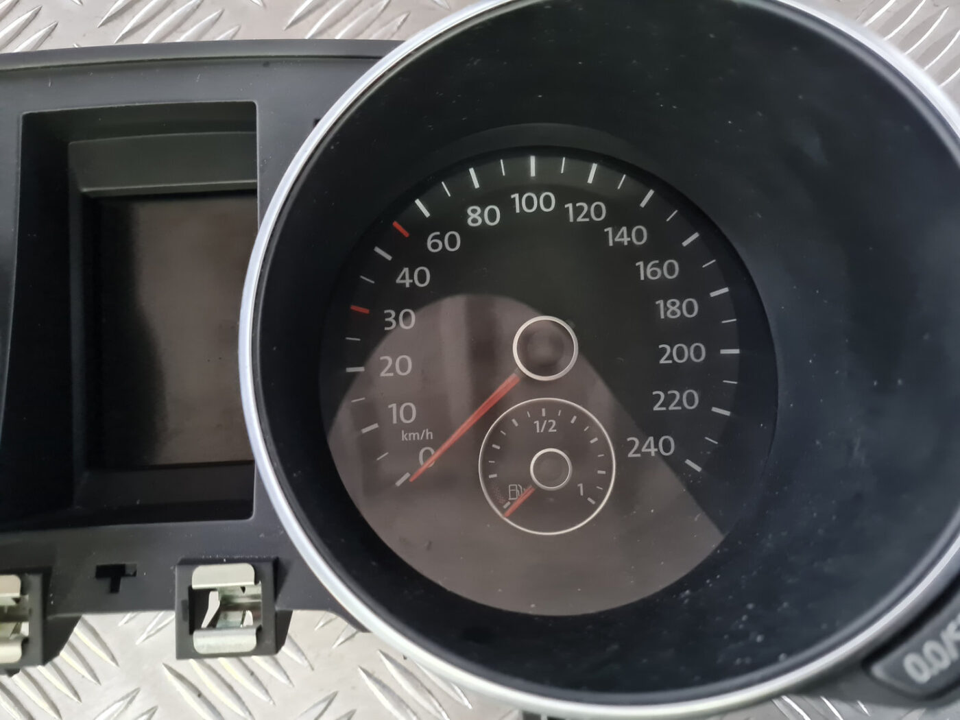 Spidometrs priekš VW GOLF 6 2011 10 Spidometrs priekš VW GOLF 6 2011