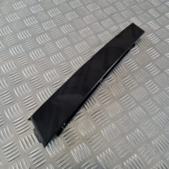 Durvju stikla moldings priekš VW GOLF 6 2011