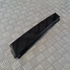 Durvju stikla moldings priekš VW GOLF 6 2011