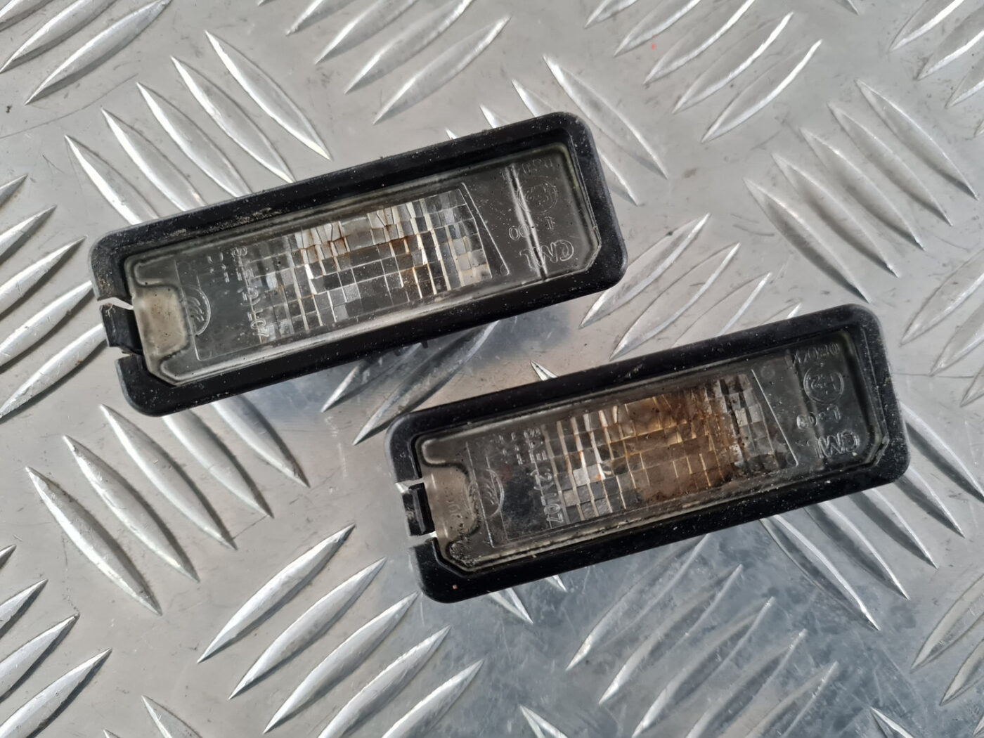 Numura zīmes apgaismojums priekš VW GOLF 6 2011 2 Numura zīmes apgaismojums priekš VW GOLF 6 2011