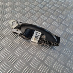 Priekšējāis kreisais durvju rokturis priekš VW GOLF 6 2011