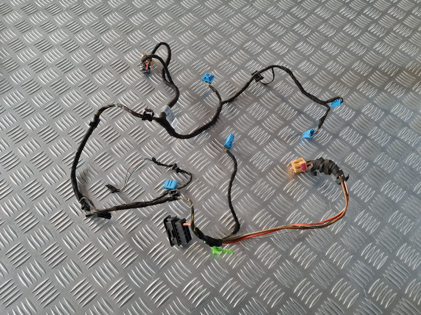 Salona sildītāja vadības elektroinstalācija priekš VW GOLF 6 2011 1 Salona sildītāja vadības elektroinstalācija priekš VW GOLF 6 2011