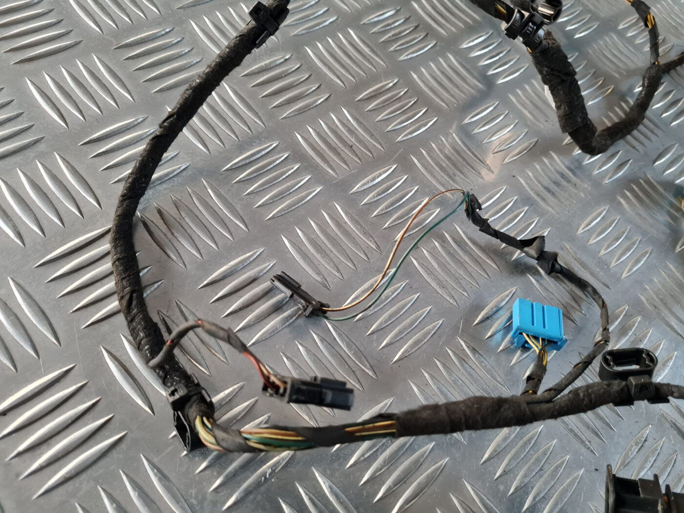 Salona sildītāja vadības elektroinstalācija priekš VW GOLF 6 2011 7 Salona sildītāja vadības elektroinstalācija priekš VW GOLF 6 2011