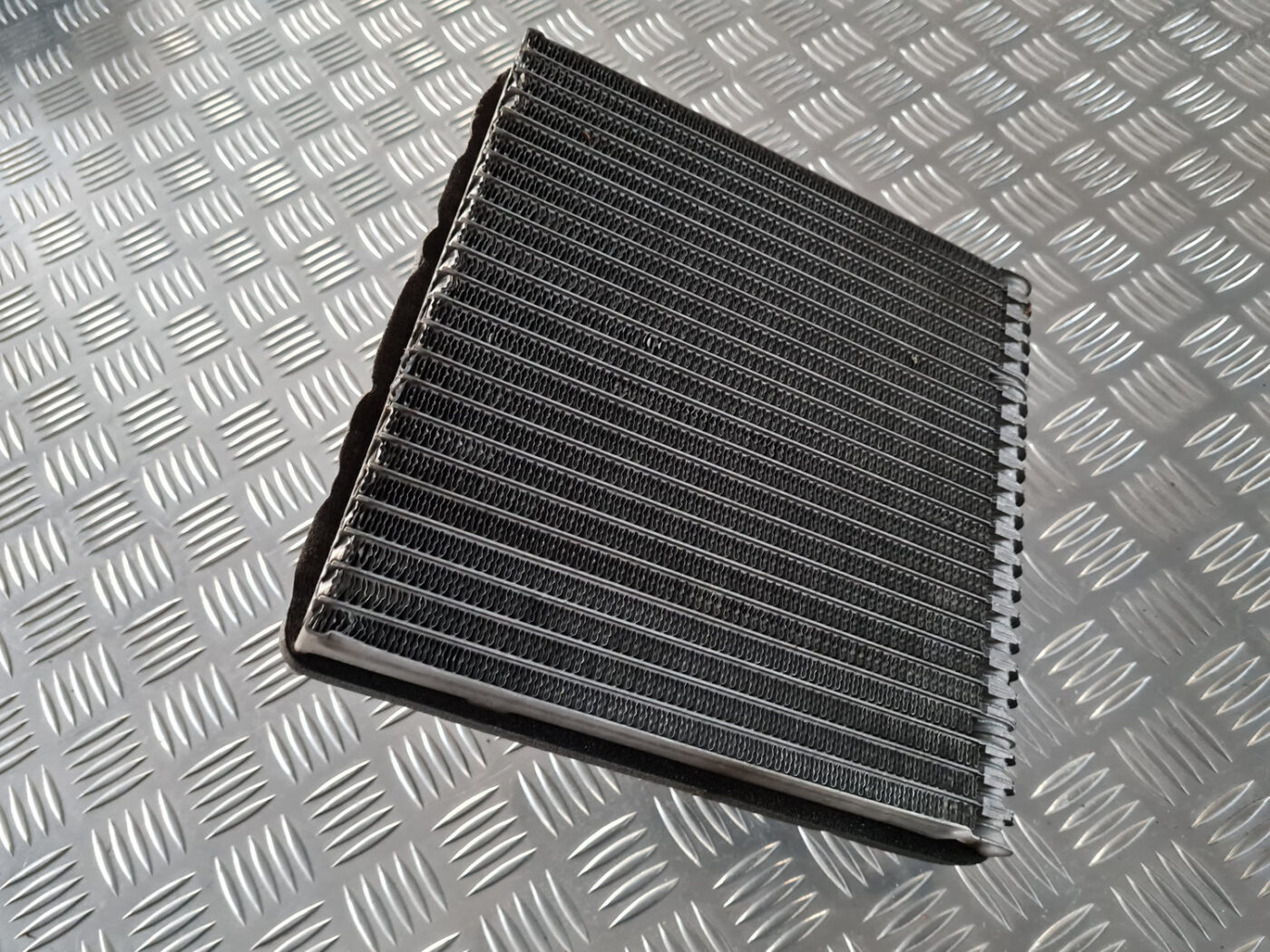 Gaisa kondicionēšanas radiators salonā priekš VW GOLF 6 2011