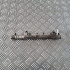 Degvielas sadales caurule priekš VW GOLF 6 2011