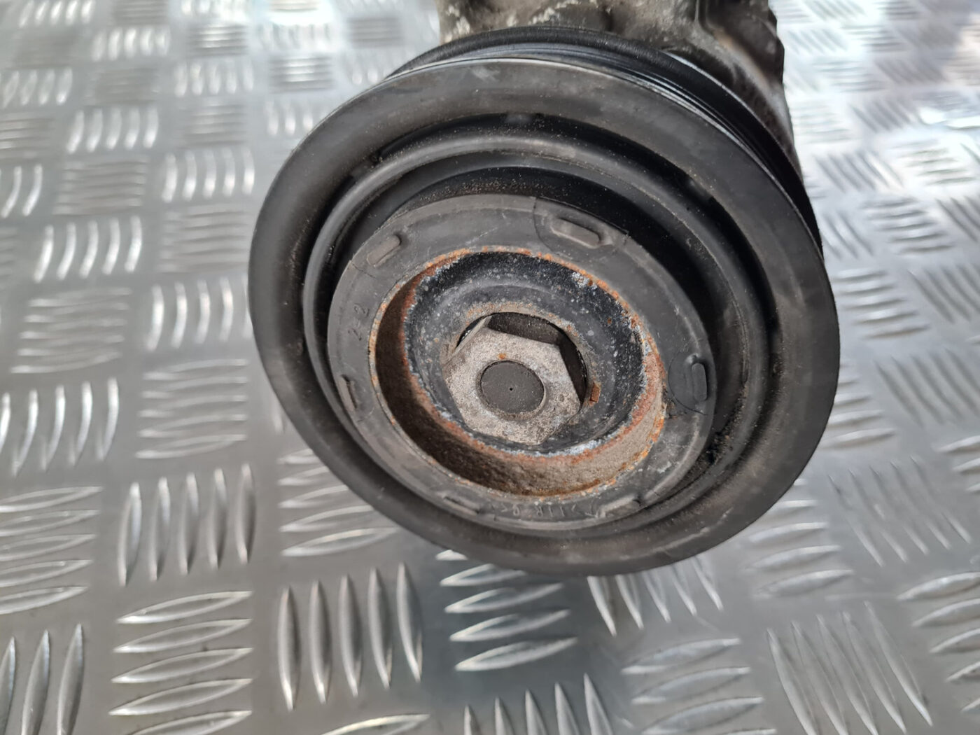 Gaisa kondicioniera kompresors priekš VW GOLF 6 2011 12 Gaisa kondicioniera kompresors priekš VW GOLF 6 2011