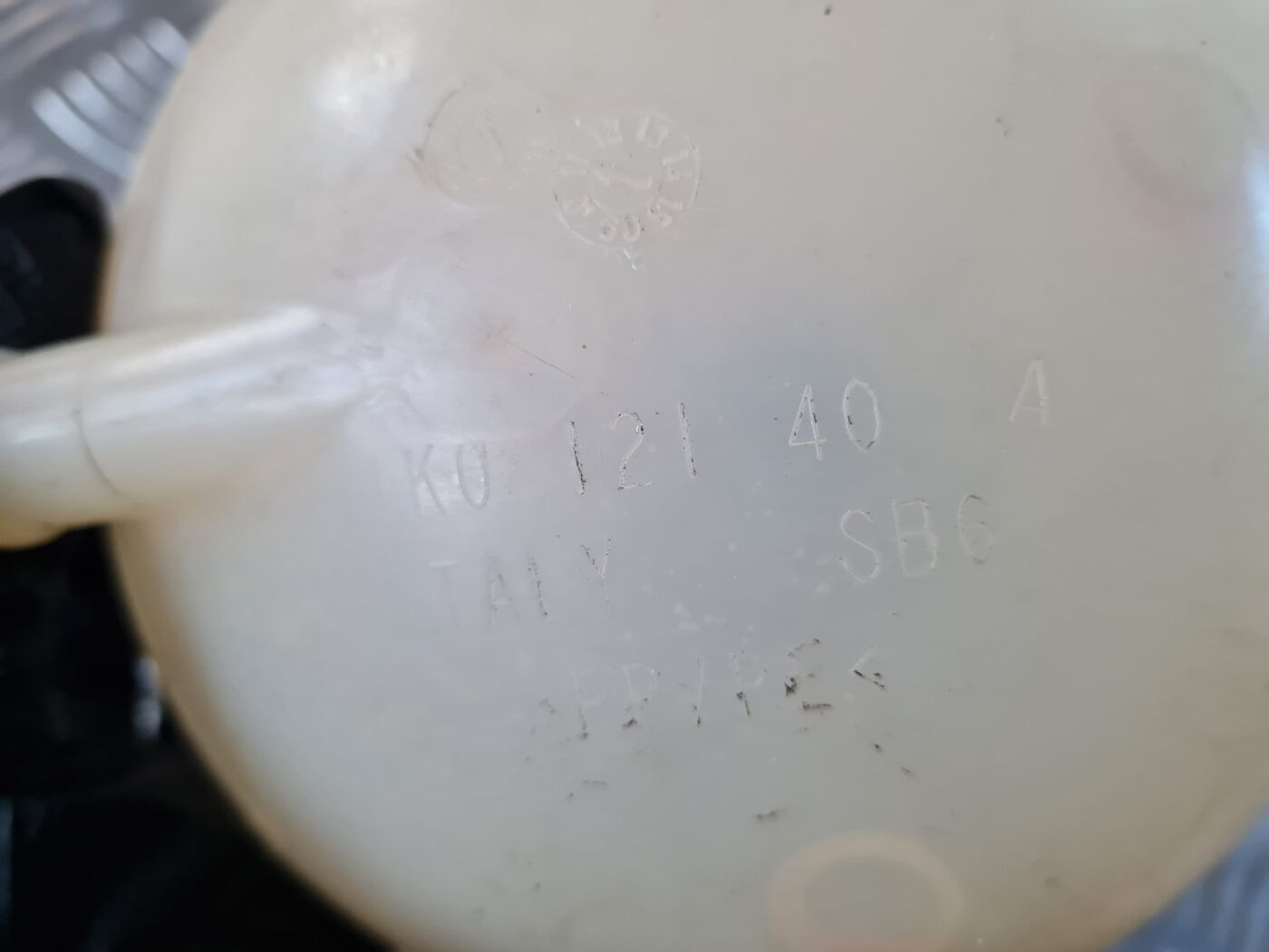 Dzesēšanas šķidruma tvertne priekš VW GOLF 6 2011 4 Dzesēšanas šķidruma tvertne priekš VW GOLF 6 2011