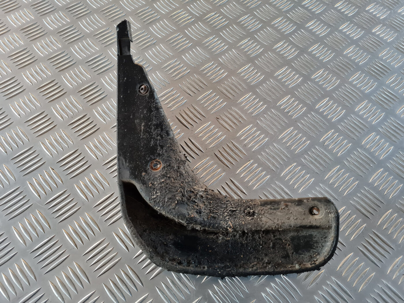 Priekšējais labais dubļu aizsargs priekš VW GOLF 6 2011 4 Priekšējais labais dubļu aizsargs priekš VW GOLF 6 2011