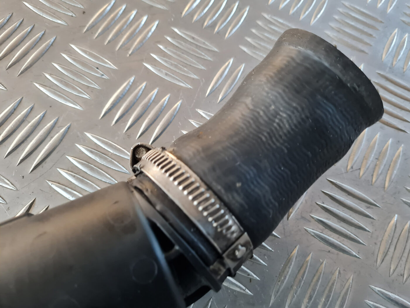 Turbīnas caurule priekš VW GOLF 6 2011