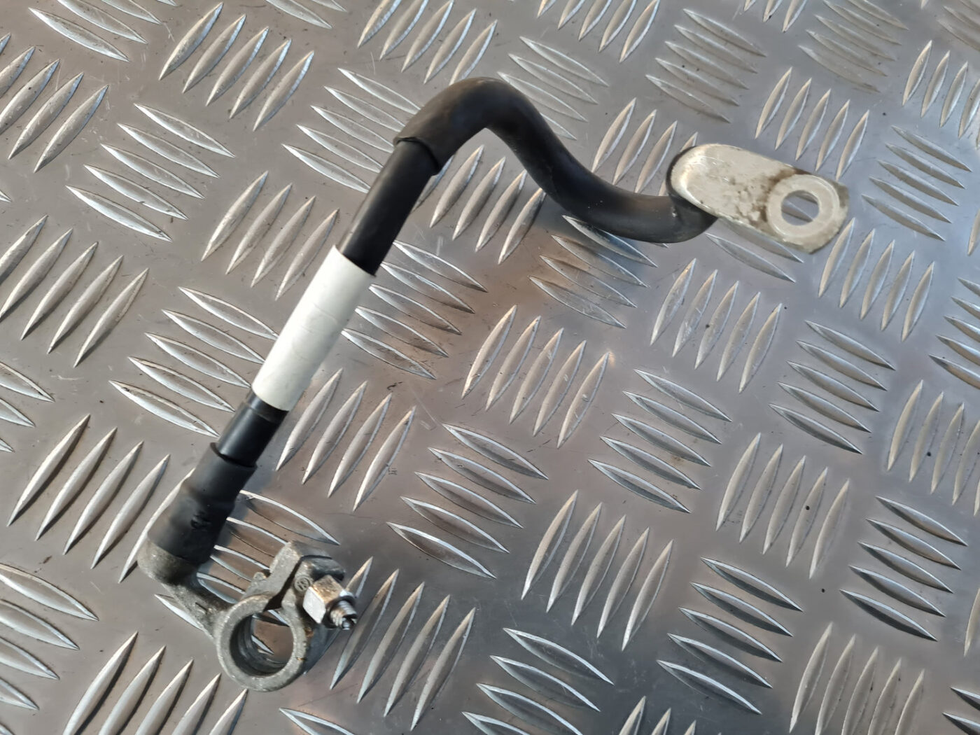 Negatīvais elektrovads priekš VW GOLF 6 2011 3 Negatīvais elektrovads priekš VW GOLF 6 2011