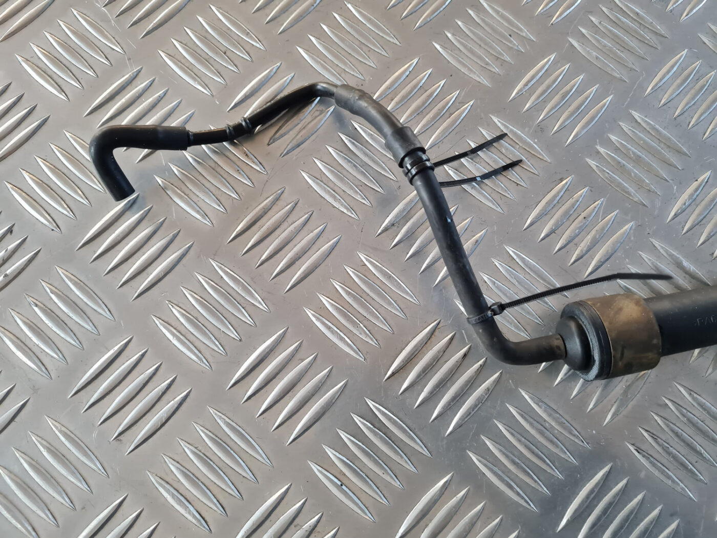 Vakuuma gaisa tilpne priekš VW GOLF 6 2011