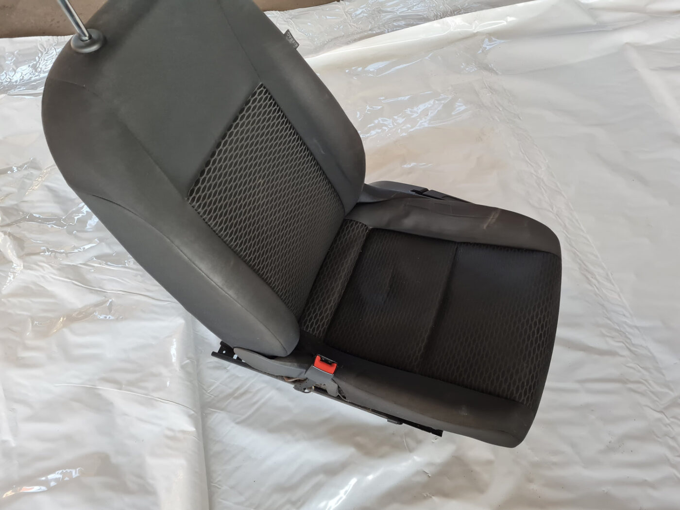 Priekšējais kreisais sēdeklis priekš VW GOLF 6 2011