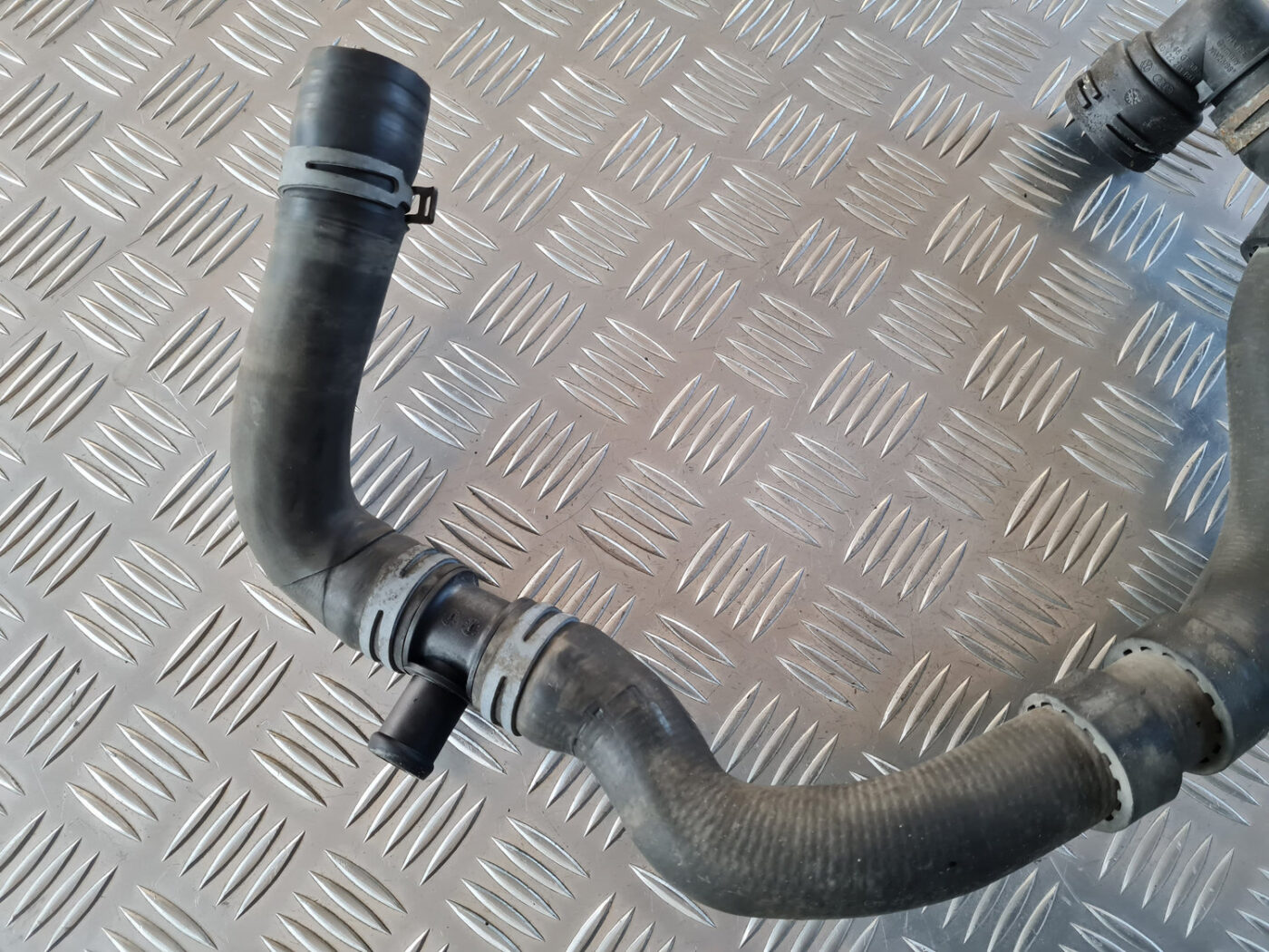 Dzesēšanas caurule priekš VW GOLF 6 2011 5 Dzesēšanas caurule priekš VW GOLF 6 2011