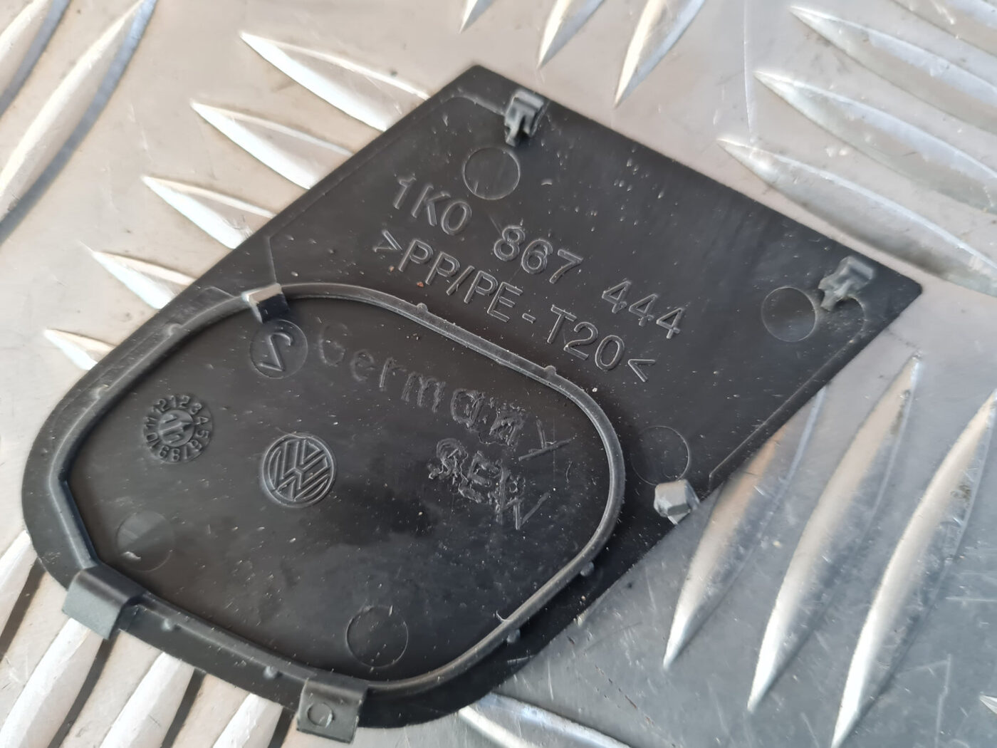 Salona plastmasa priekš VW GOLF 6 2011