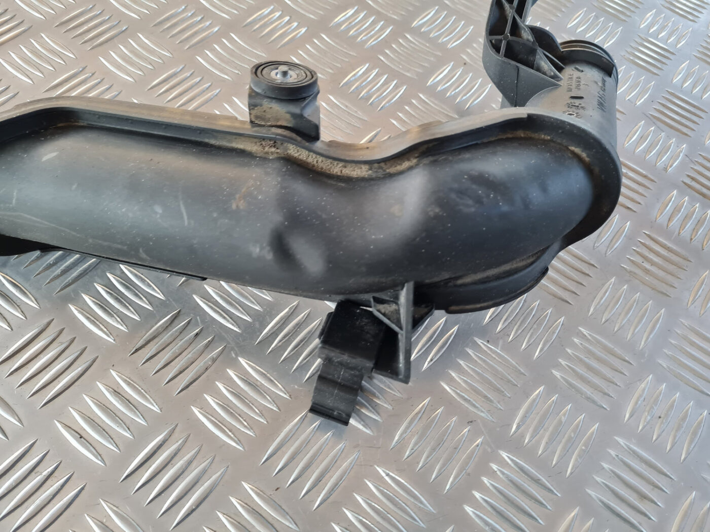 Interkulera caurule priekš VW GOLF 6 2011 6 Interkulera caurule priekš VW GOLF 6 2011