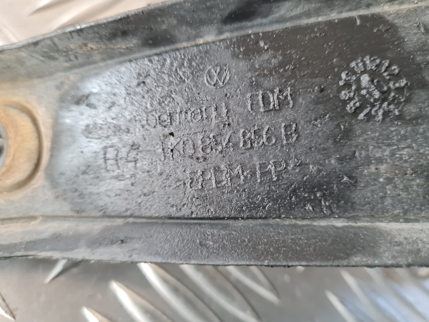 Aizmugurējais labais dubļusargs priekš VW GOLF 6 2011 4 Aizmugurējais labais dubļusargs priekš VW GOLF 6 2011