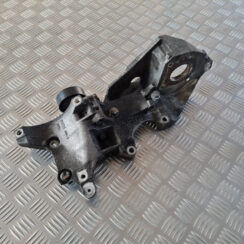 Ģeneratora kronšteins priekš VW GOLF 6 2011