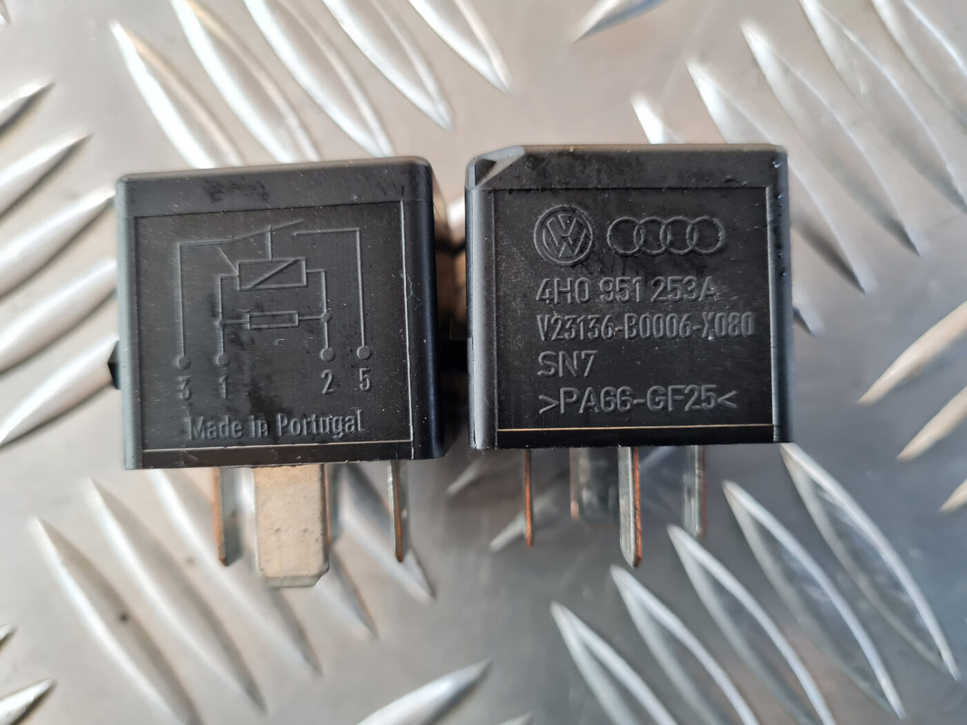 Drošinātāju releja priekš VW GOLF 6 2011