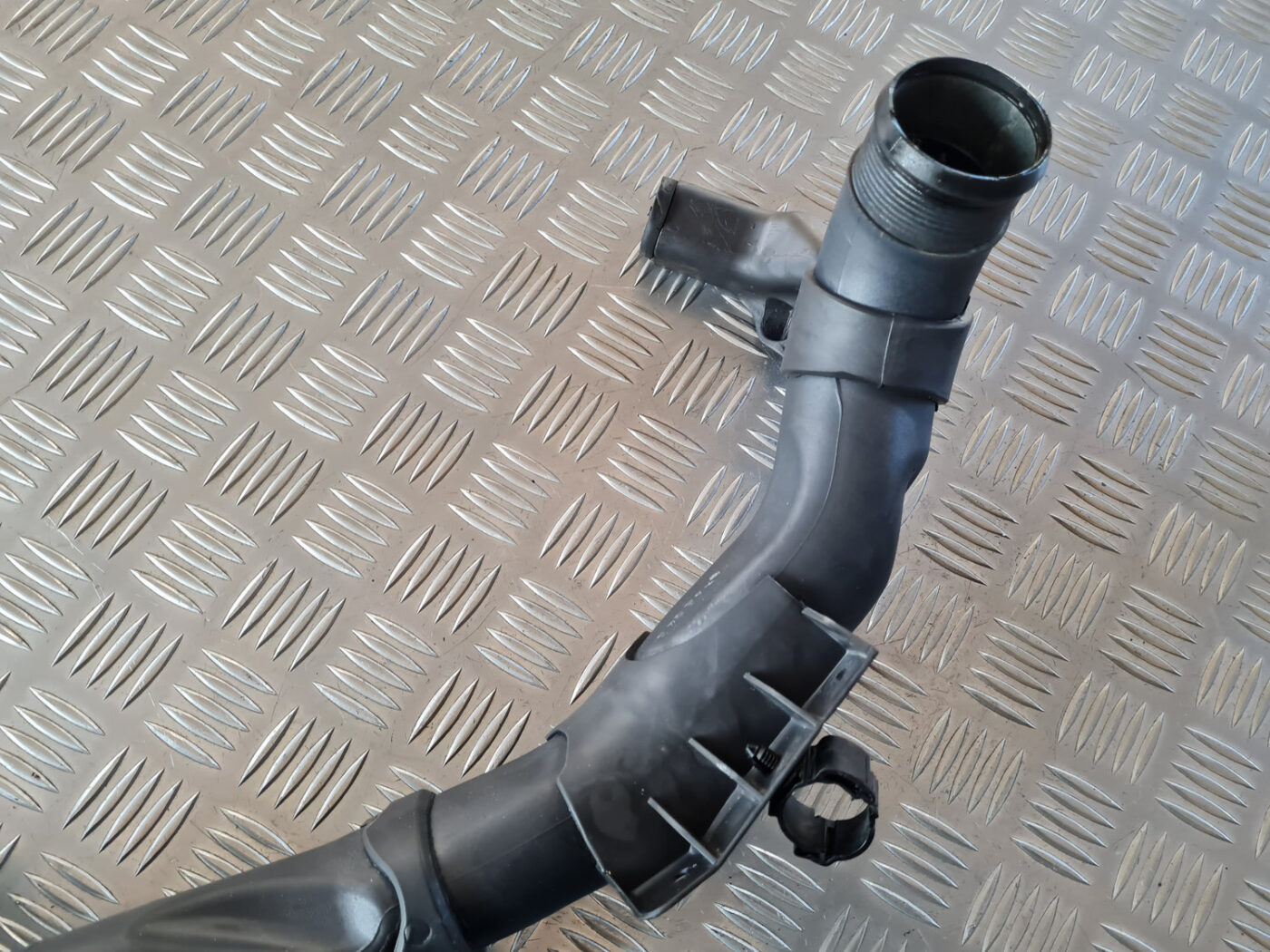 Auto detaļa priekš VW GOLF 6 2011 5 Auto detaļa priekš VW GOLF 6 2011