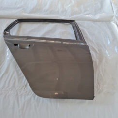 Aizmugurējās labās durvis priekš VW GOLF 6 2011