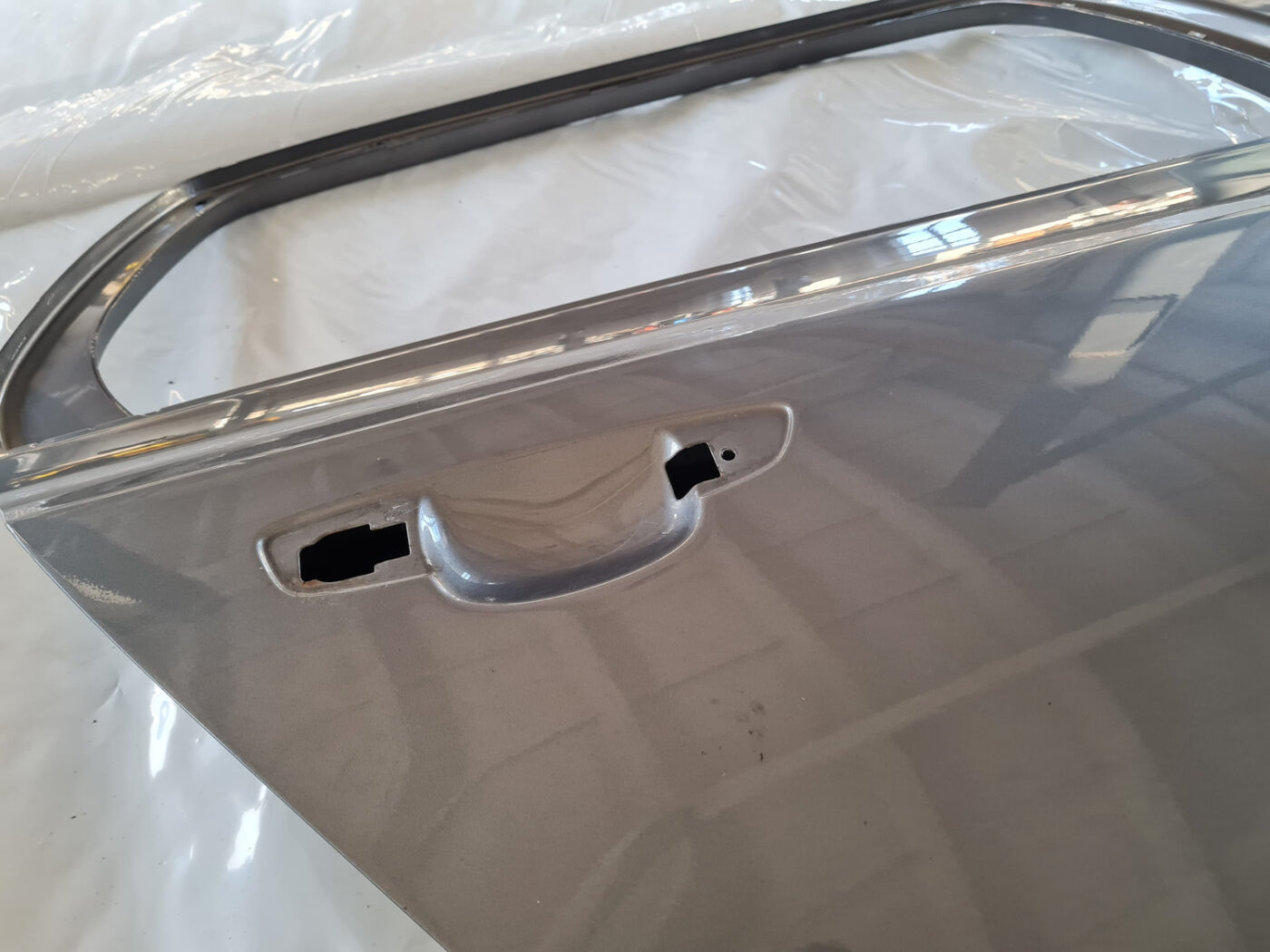 Aizmugurējās labās durvis priekš VW GOLF 6 2011