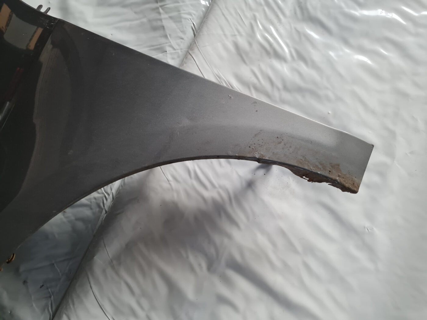 Priekšējais kreisais spārns priekš VW GOLF 6 2011