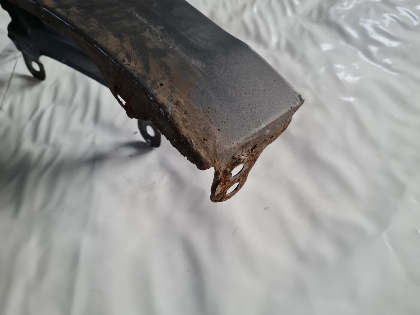 Priekšējais kreisais spārns priekš VW GOLF 6 2011