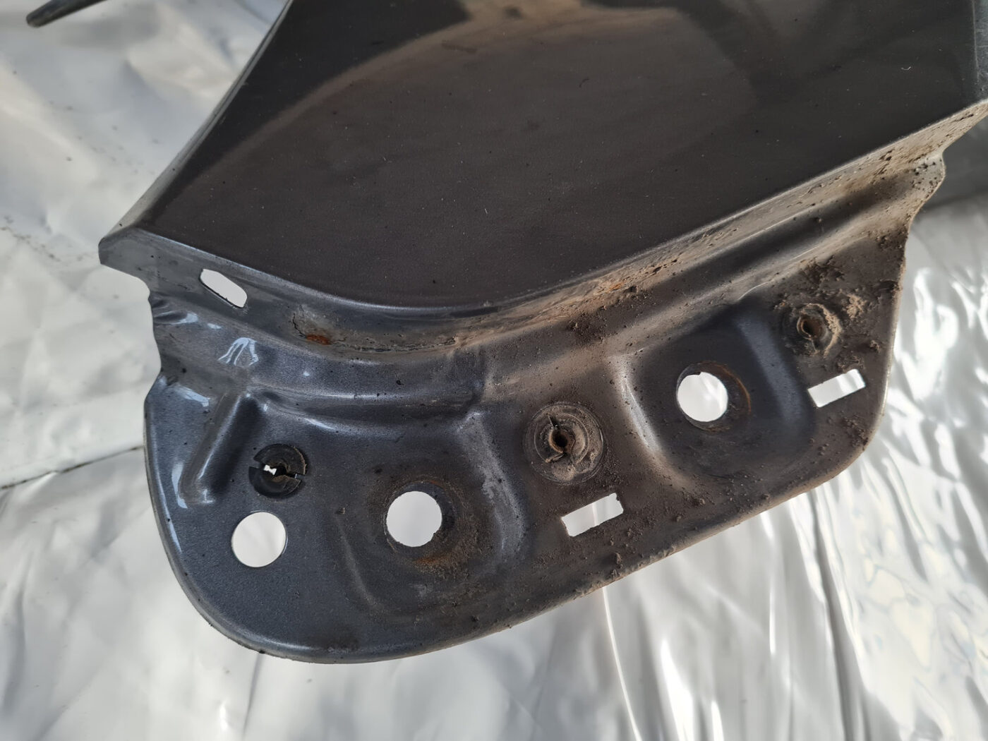 Priekšējais kreisais spārns priekš VW GOLF 6 2011