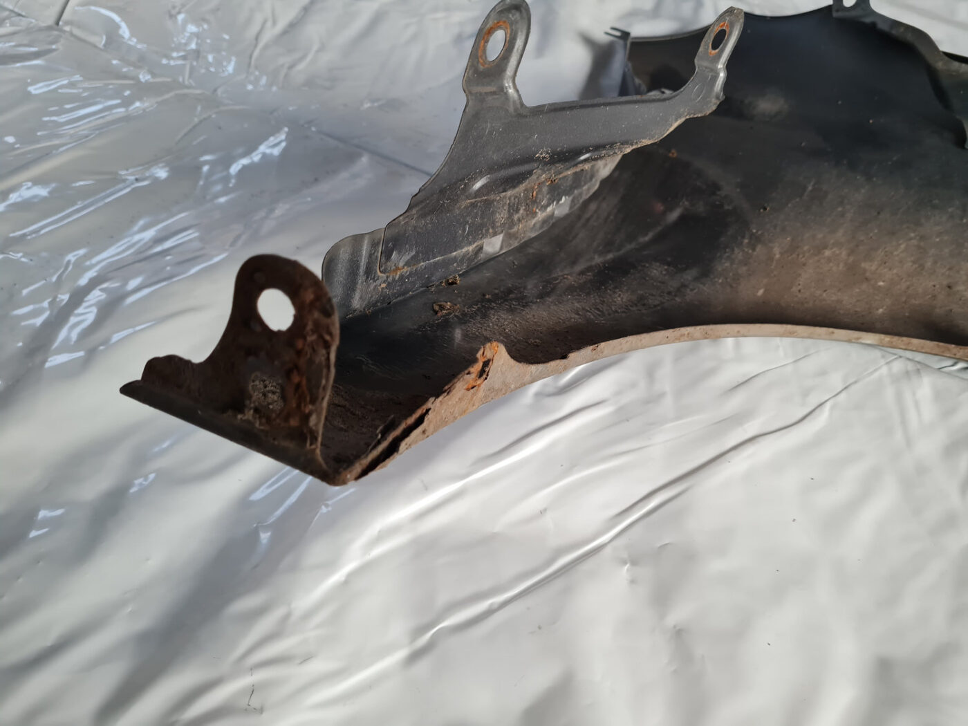 Priekšējais kreisais spārns priekš VW GOLF 6 2011