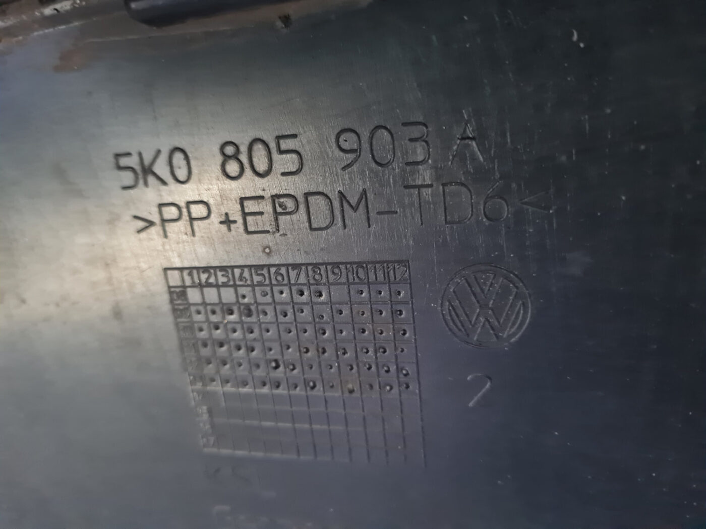 Bufera spoileris priekš VW GOLF 6 2011