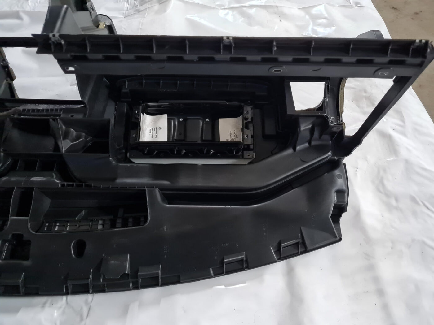 Mērinstrumentu panelis priekš VW GOLF 6 2011 8 Mērinstrumentu panelis priekš VW GOLF 6 2011